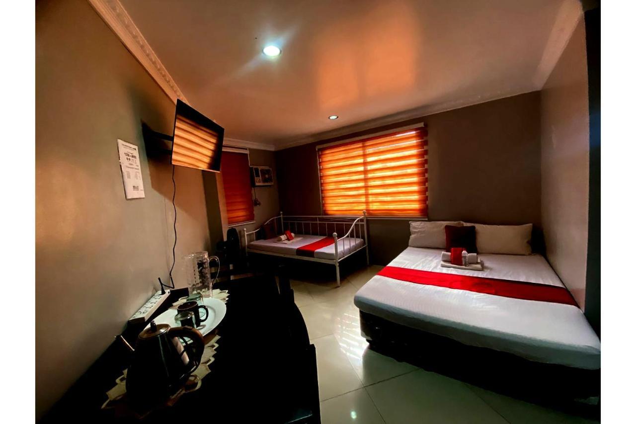 Oyo 104 Manila Venetian Hotel Экстерьер фото